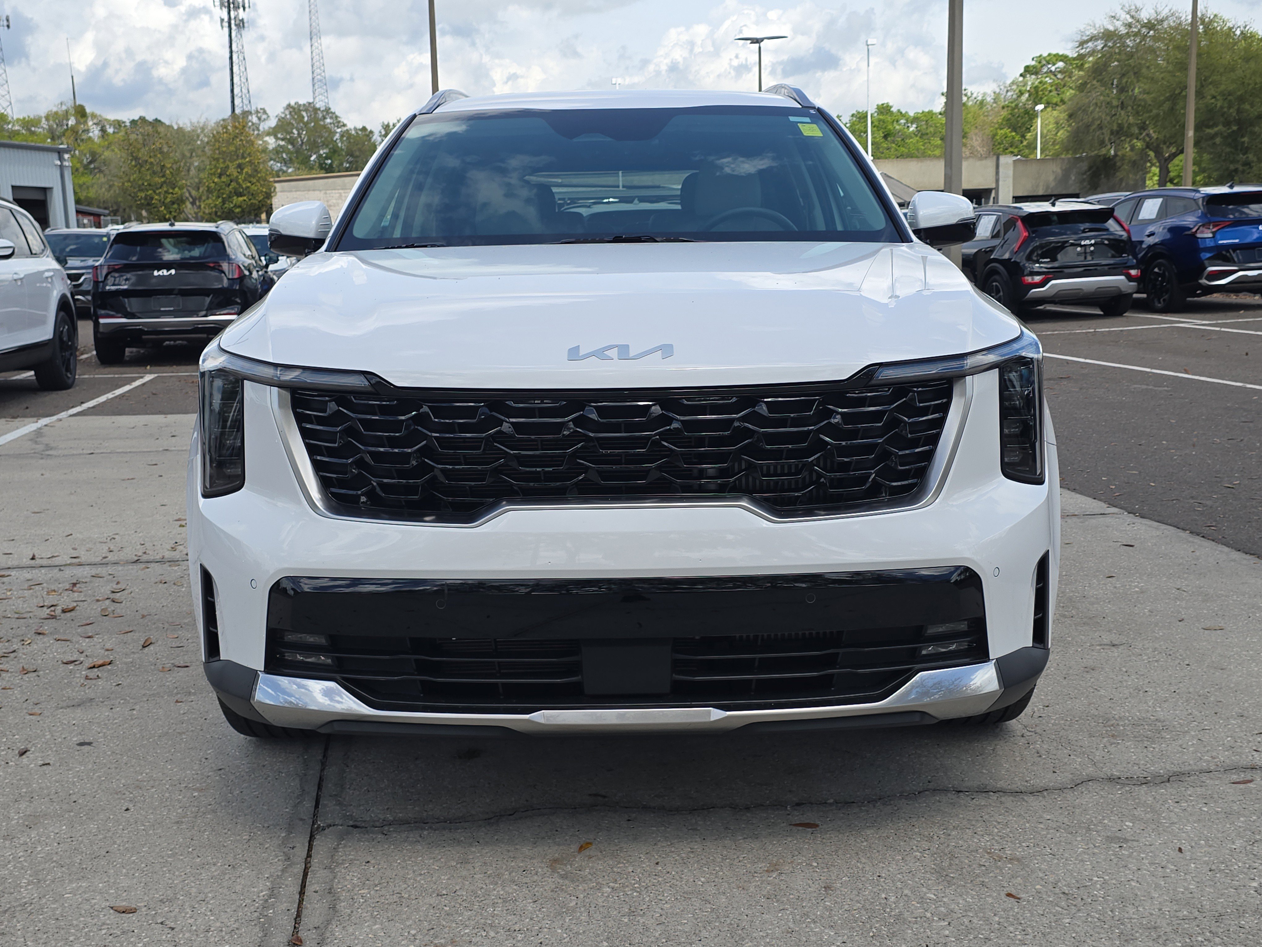 Certified 2025 Kia Sorento EX image 3