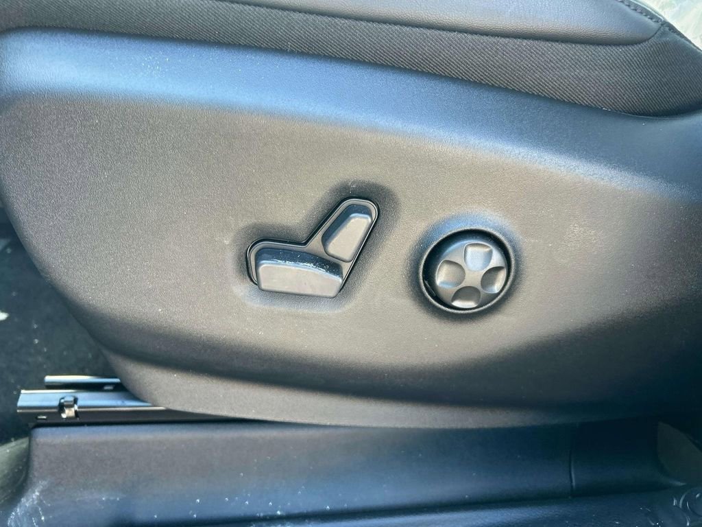 New 2026 Chrysler Voyager LX FWD image 8