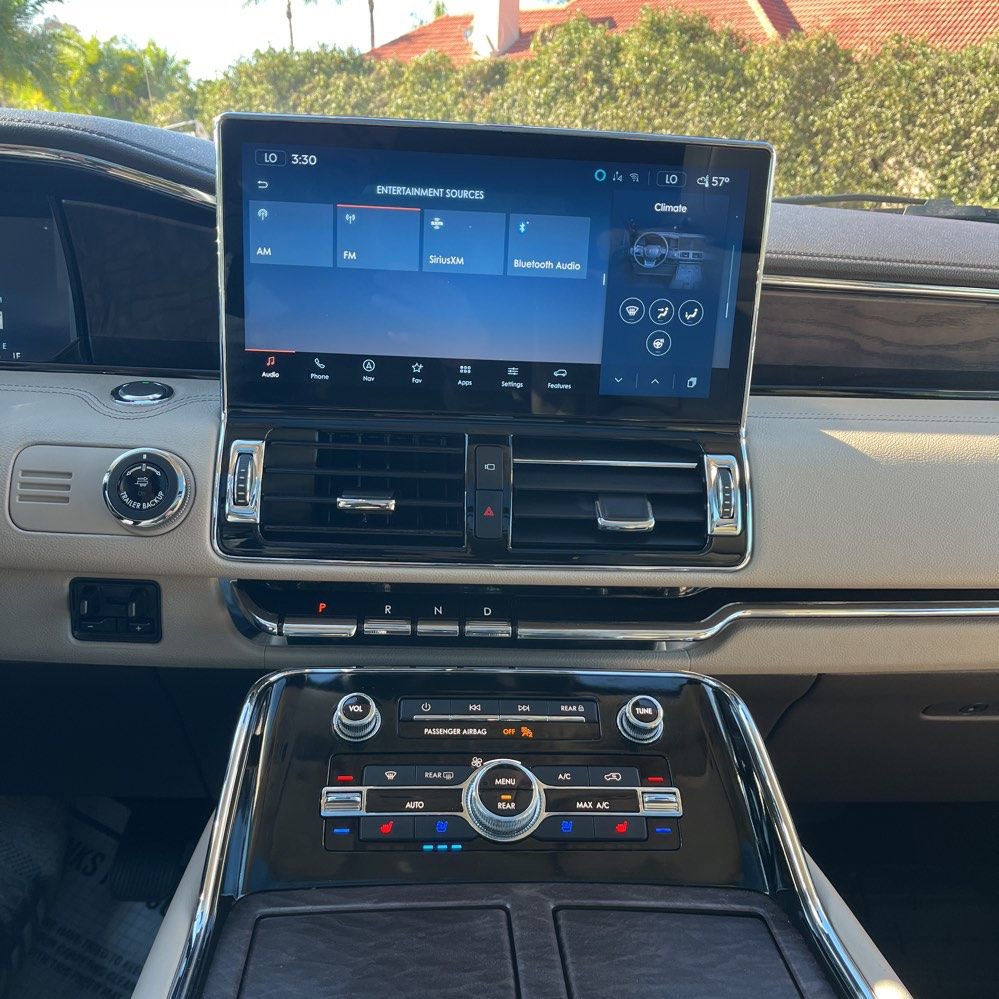 Used 2022 Lincoln Navigator L Reserve image 17