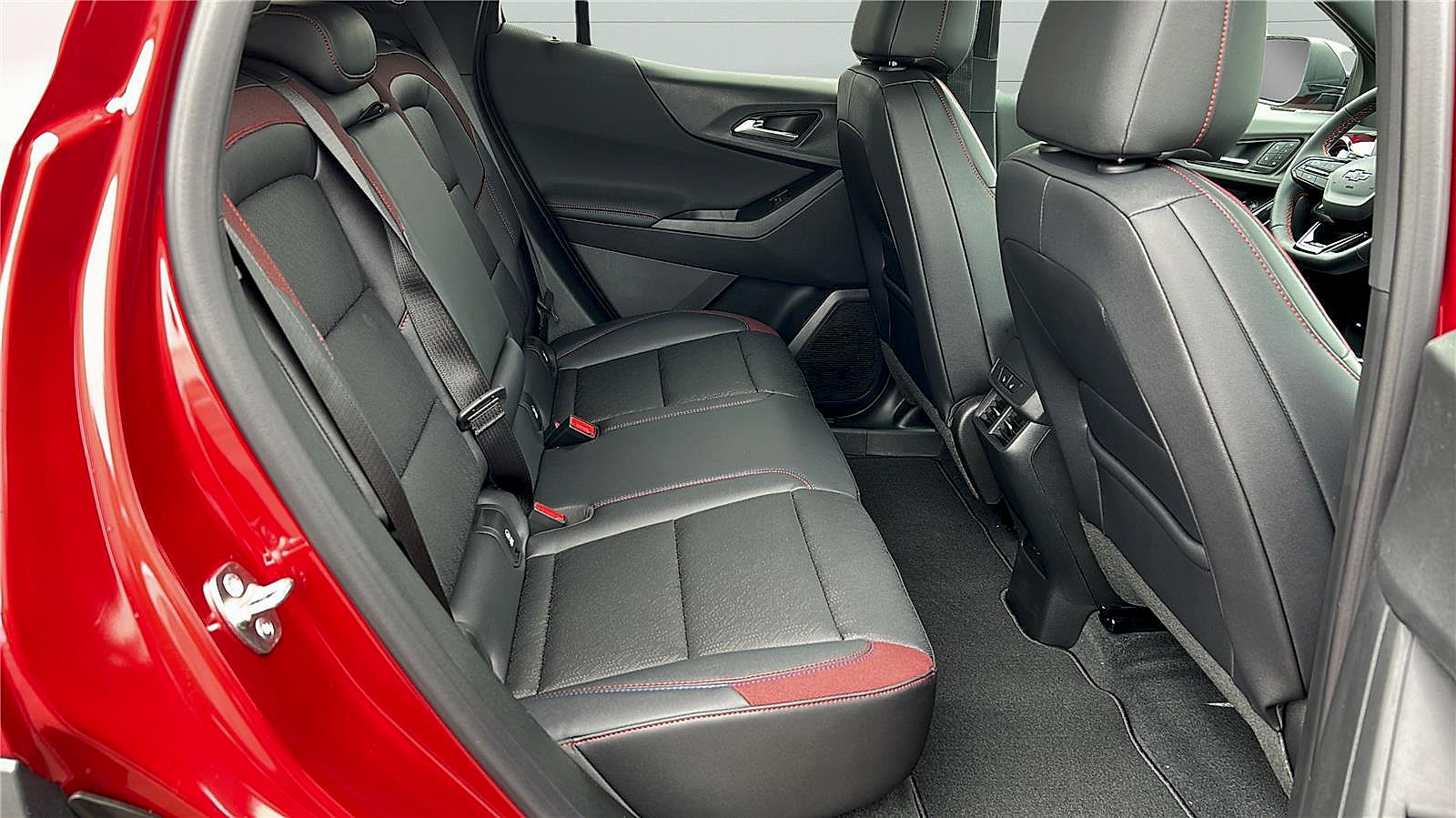 New 2026 Chevrolet Equinox RS w/ Convenience Package III FWD image 20