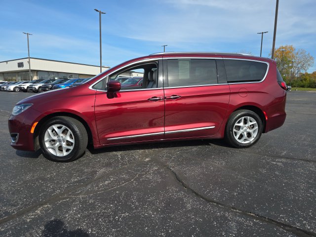 Used 2017 Chrysler Pacifica Touring-L Plus w/ Tire & Wheel Group FWD image 3