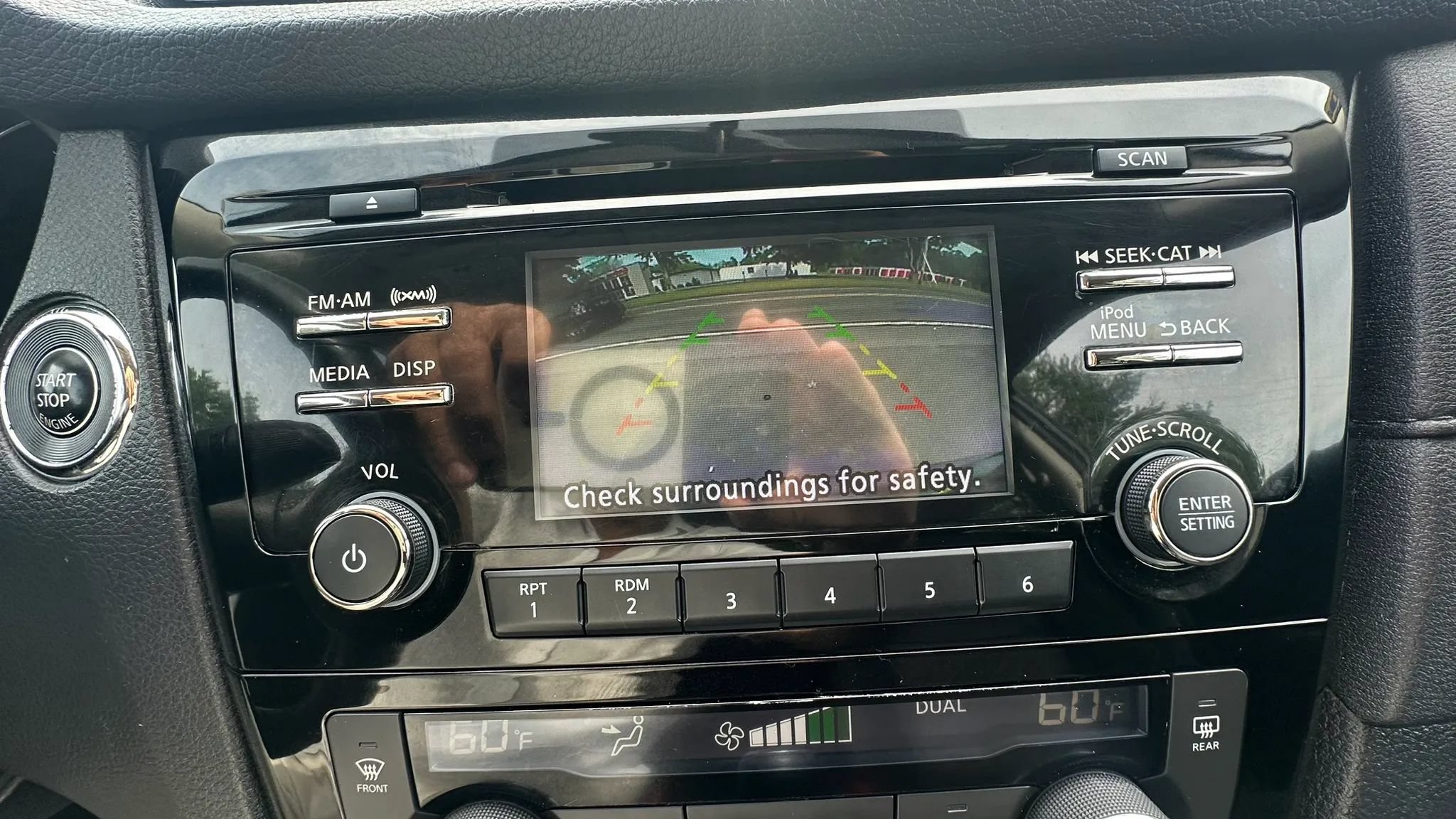 Used 2017 Nissan Rogue SV AWD/4WD image 15