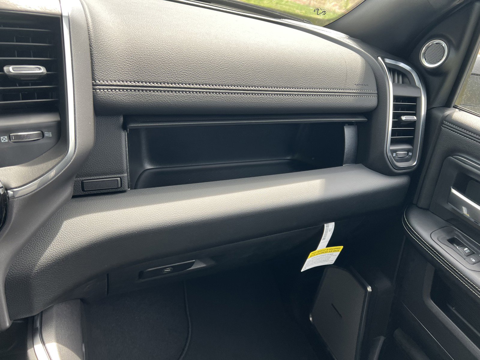 New 2026 RAM 2500 Laramie AWD/4WD image 26