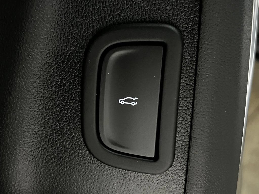 New 2026 Buick Enclave Preferred w/ LPO, Floor Liner Package AWD/4WD image 17