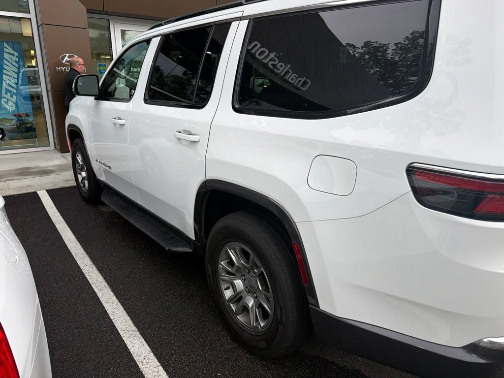Used 2022 Jeep Wagoneer Series I RWD image 11