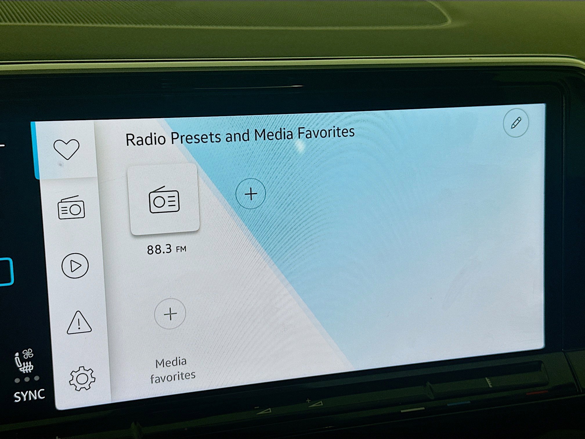 Used 2025 Volkswagen Atlas SE image 21