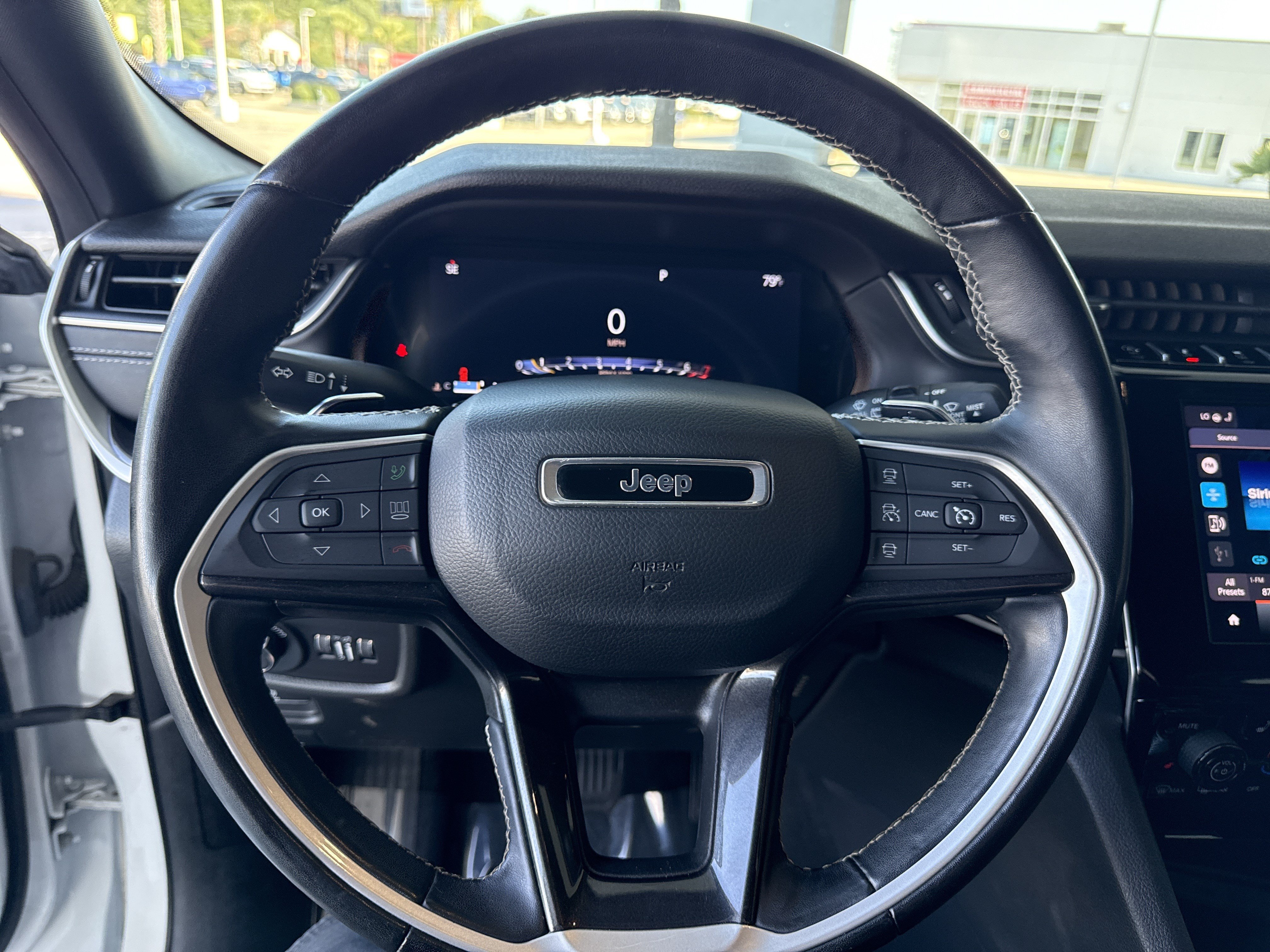 Used 2022 Jeep Grand Cherokee L Laredo AWD/4WD image 17