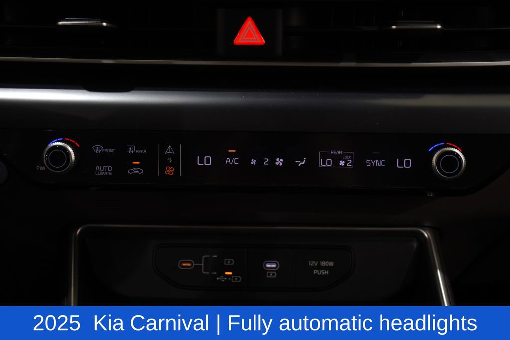 Used 2025 Kia Carnival FWD image 17
