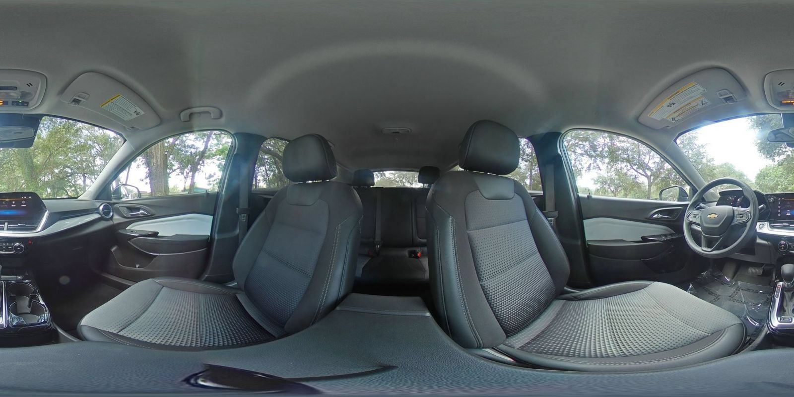 Used 2025 Chevrolet Trax LT FWD image 41