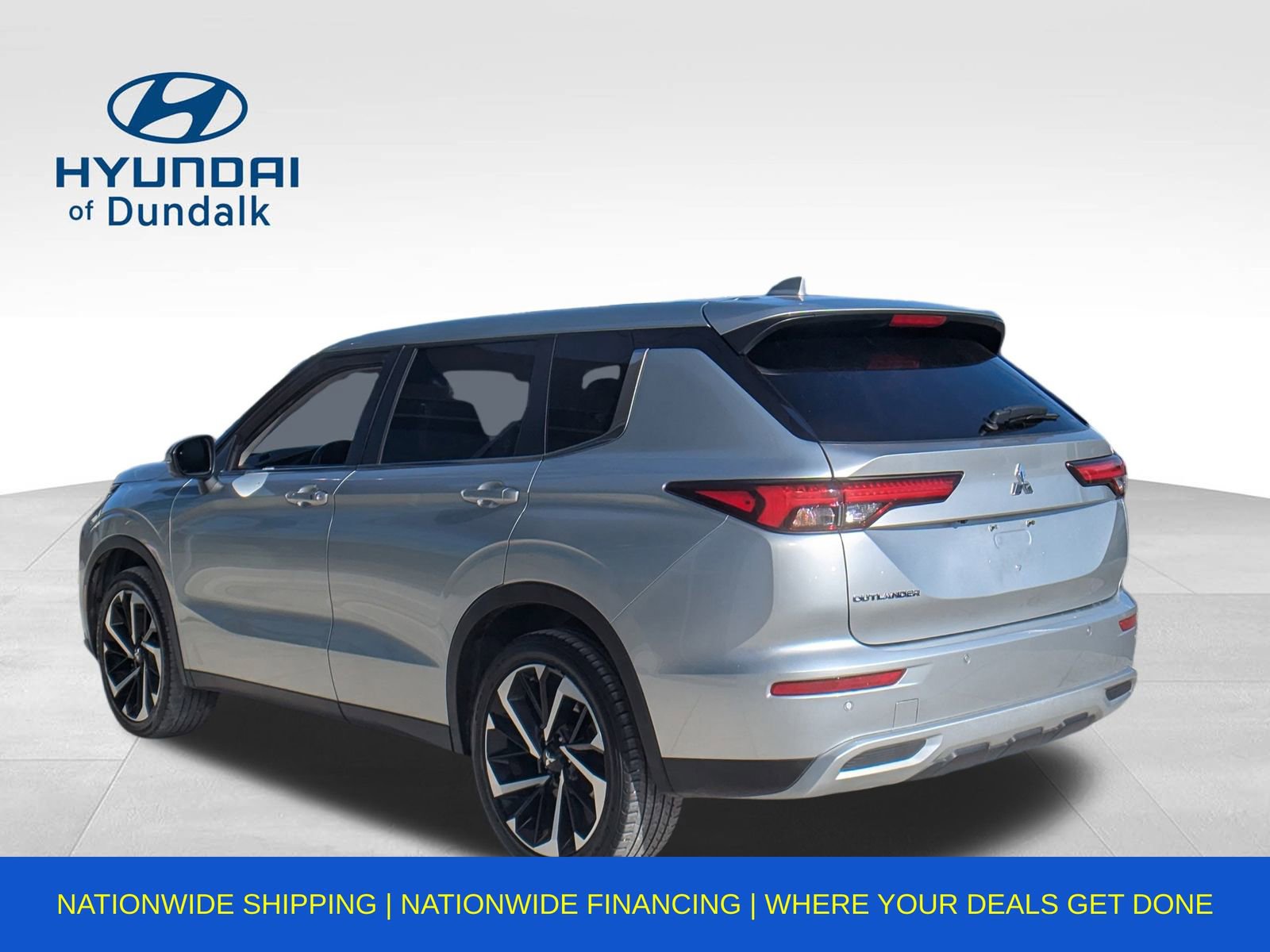 Used 2023 Mitsubishi Outlander SE image 10