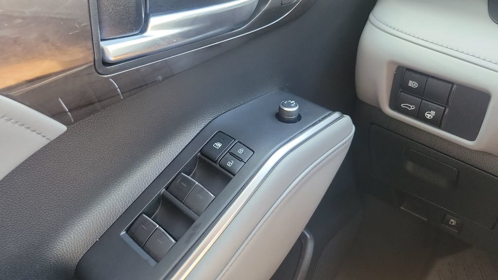 Certified 2021 Toyota Highlander Limited FWD image 19
