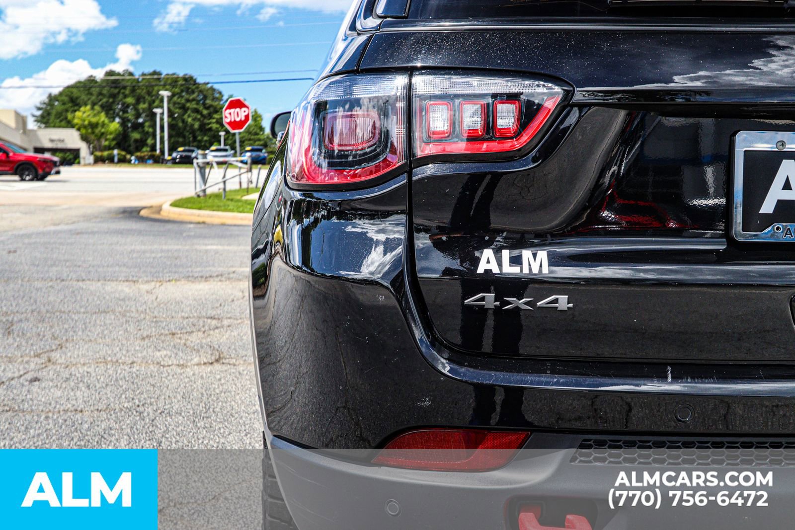 Used 2024 Jeep Compass Trailhawk image 17