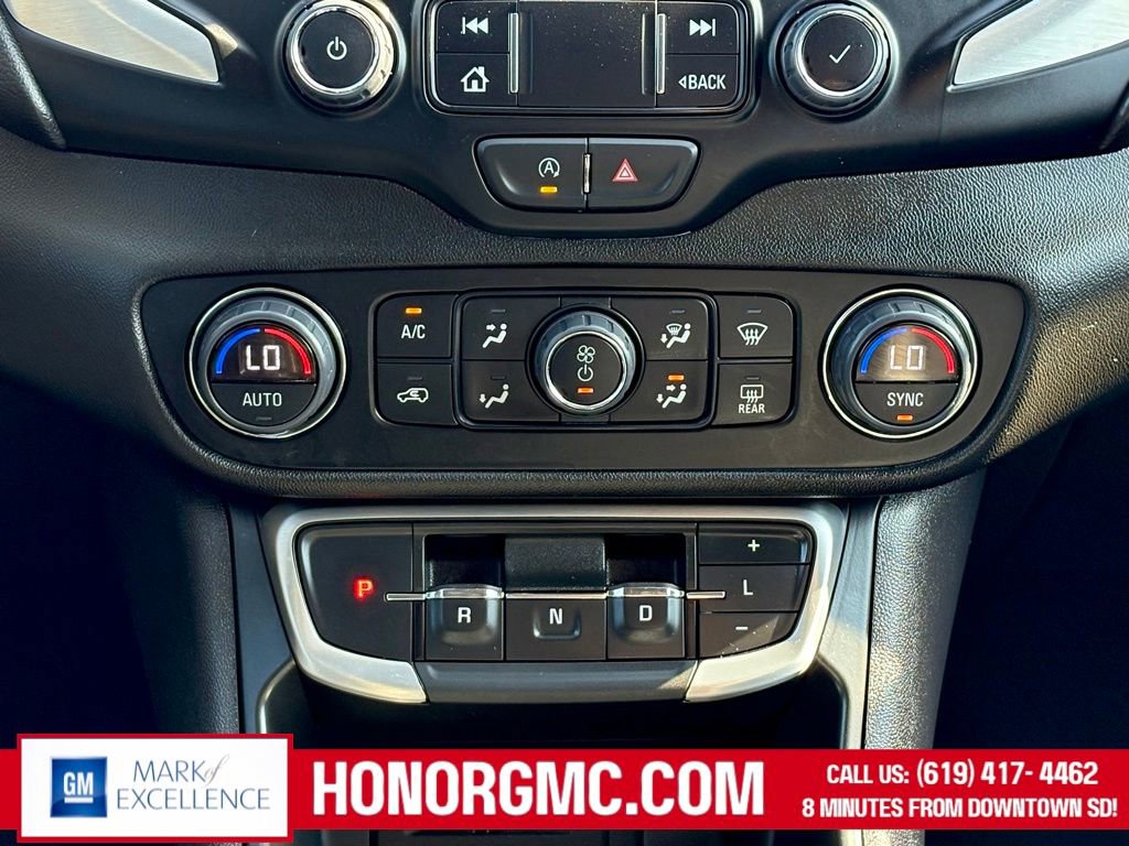 Used 2024 GMC Terrain SLT image 30