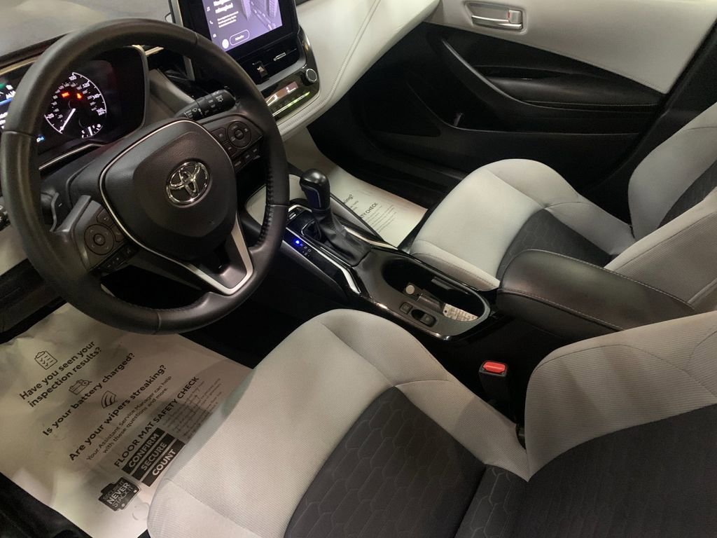 Used 2023 Toyota Corolla SE w/ SE Premium Package FWD image 11