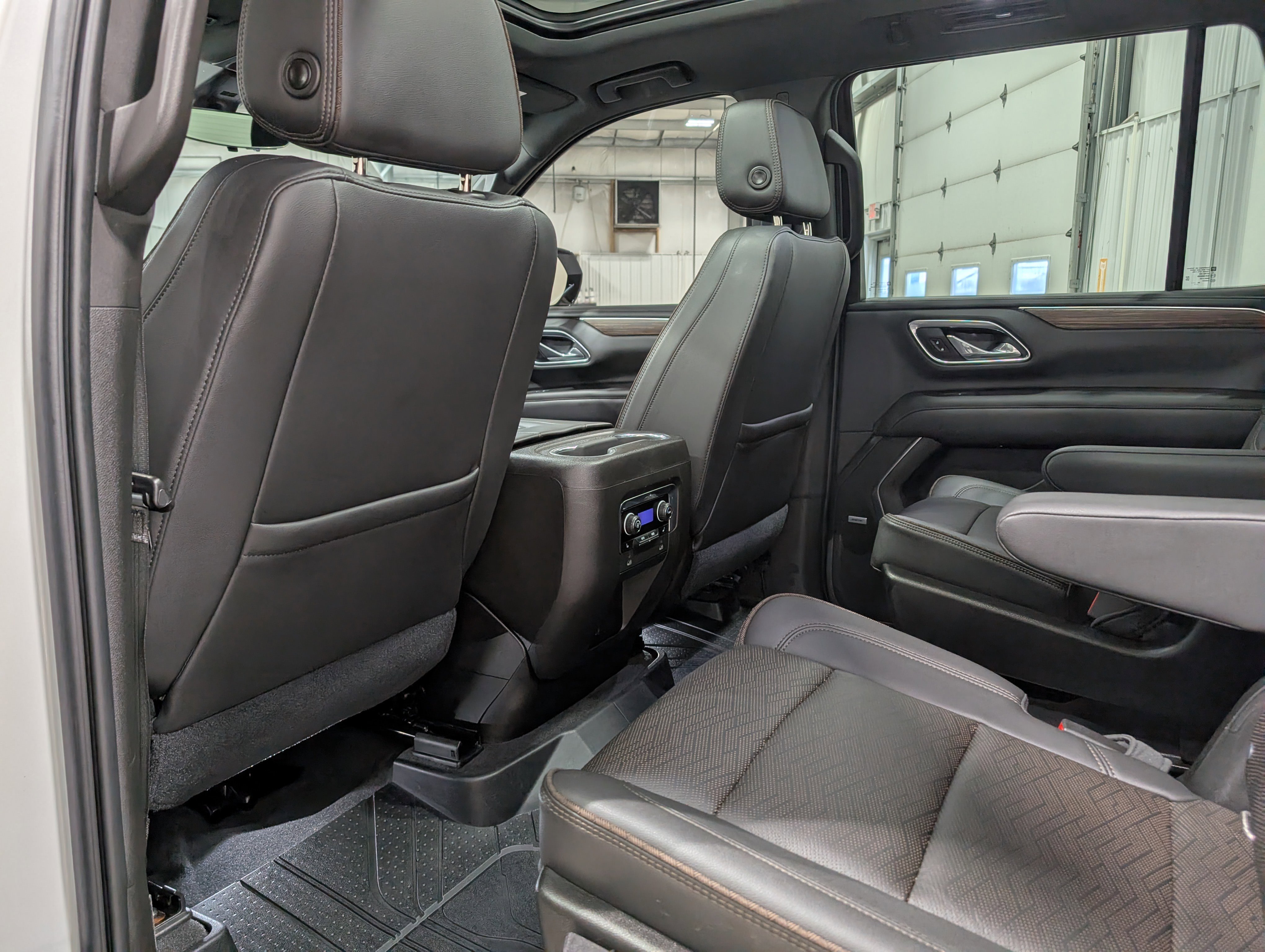Used 2021 Chevrolet Tahoe High Country AWD/4WD image 17