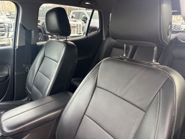 Used 2022 GMC Terrain SLT image 11