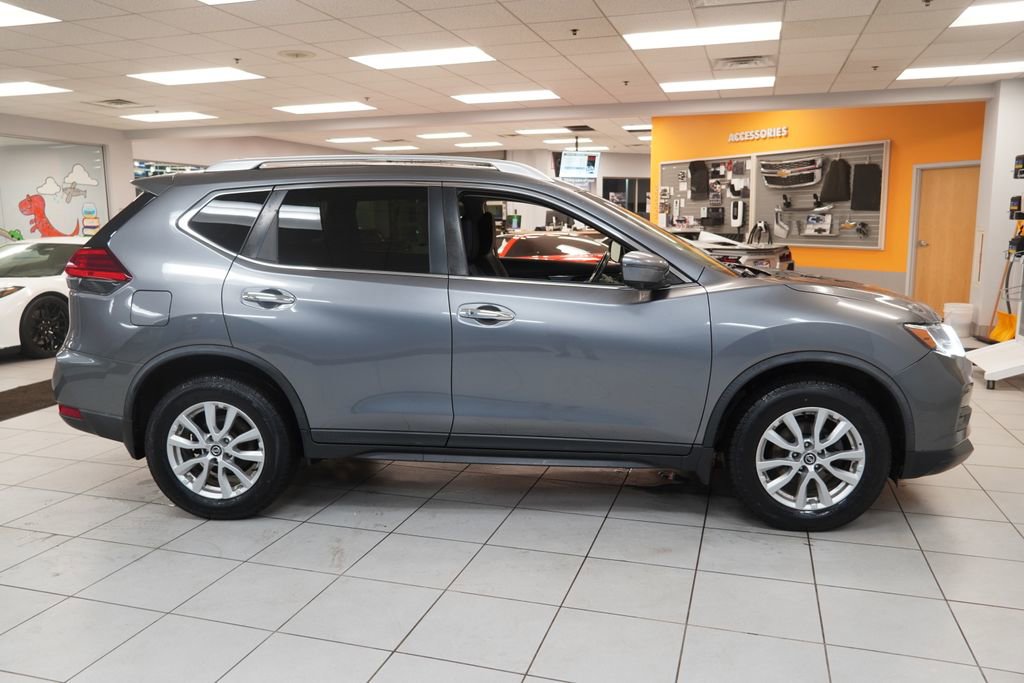 Used 2017 Nissan Rogue SV w/ SV Premium Package AWD/4WD image 13