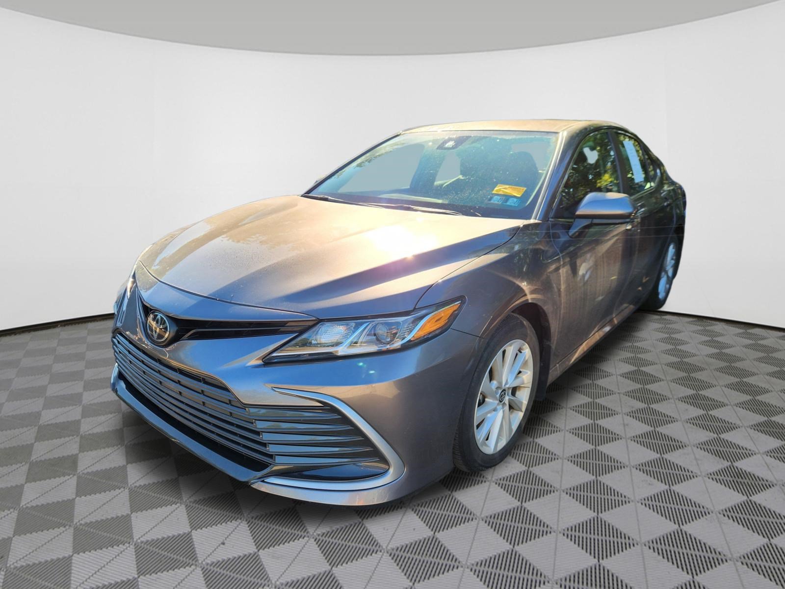 Used 2024 Toyota Camry LE FWD image 2
