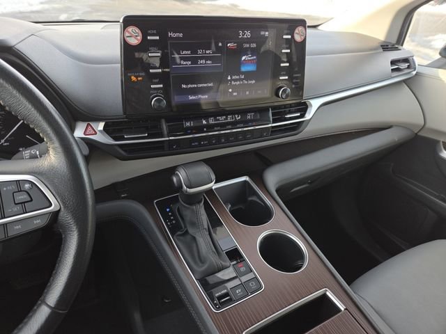Used 2024 Toyota Sienna XLE image 35