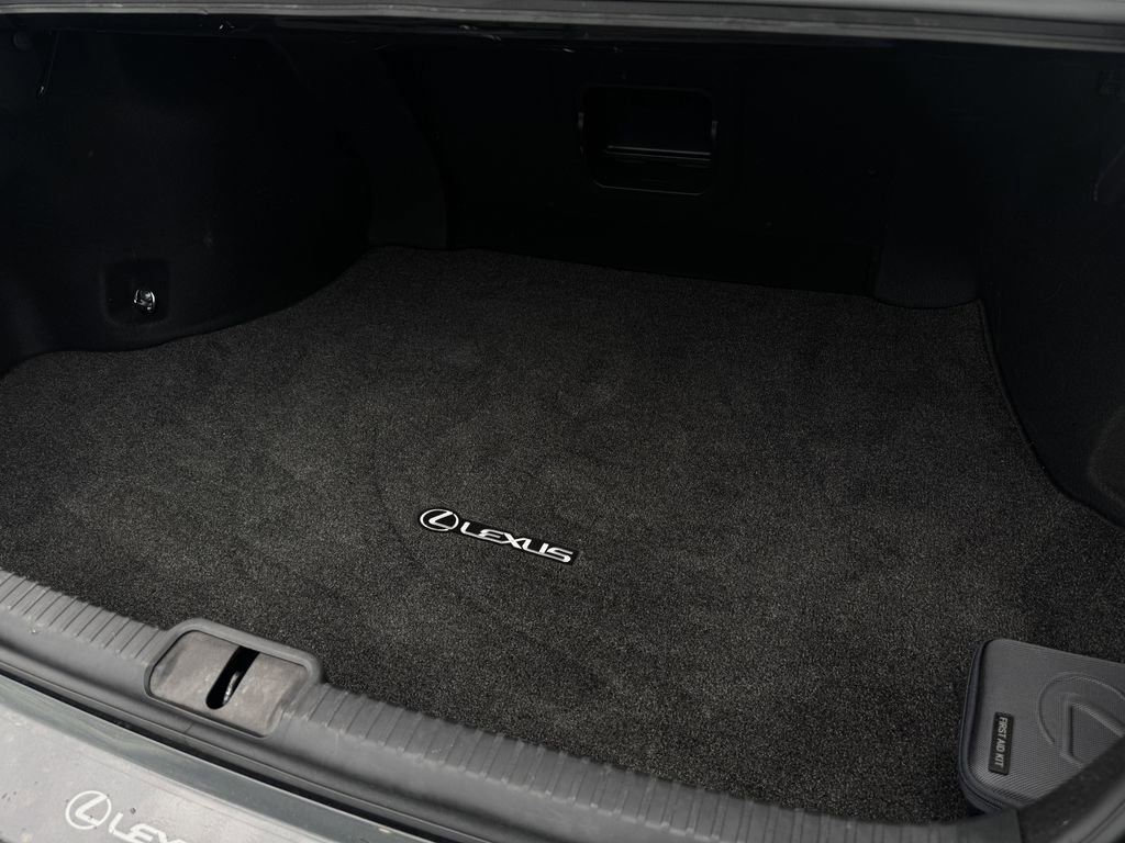 Used 2024 Lexus ES 300h w/ Premium Package image 30