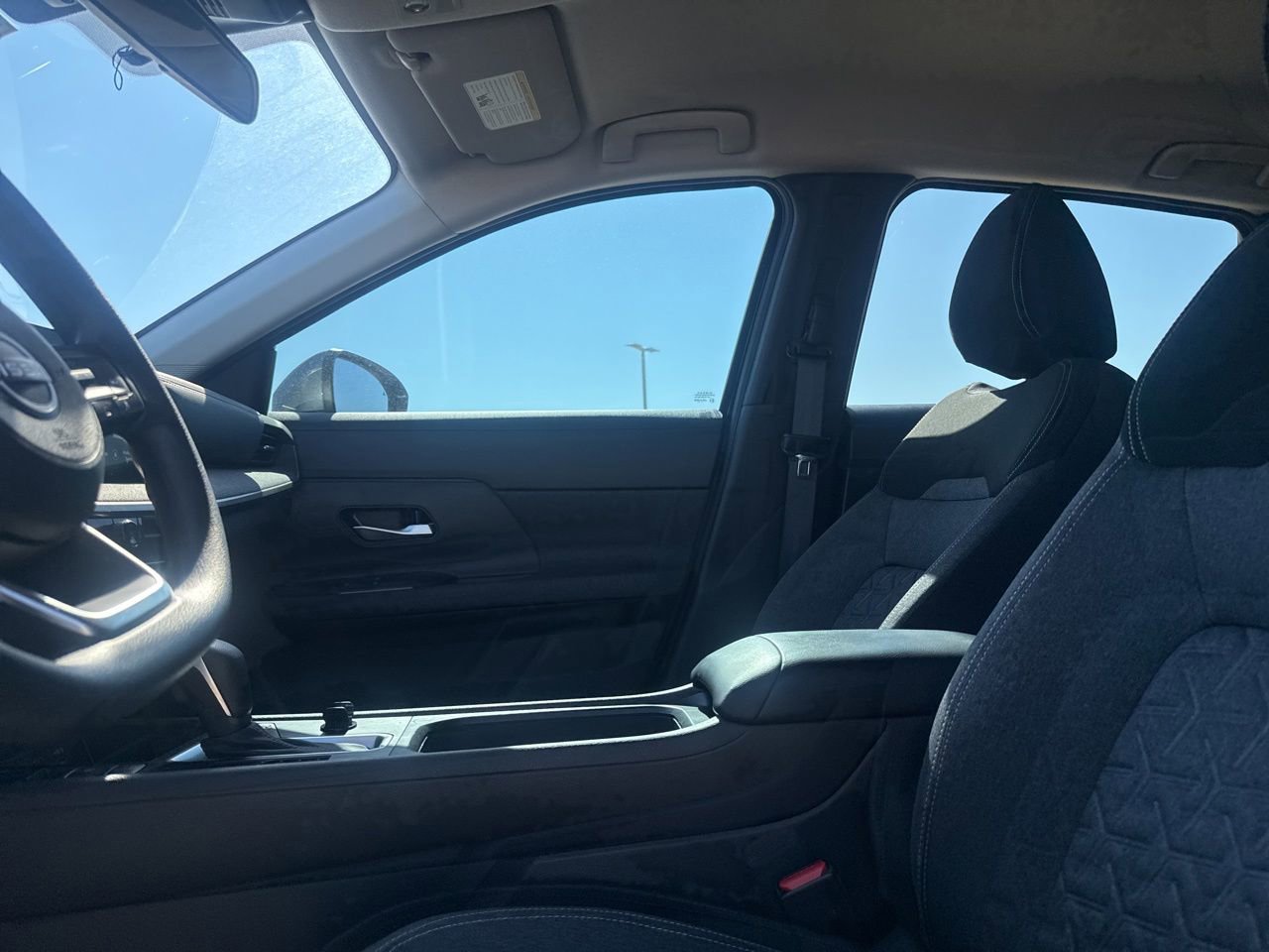 Certified 2025 Nissan Kicks SV w/ Charging Package FWD image 39