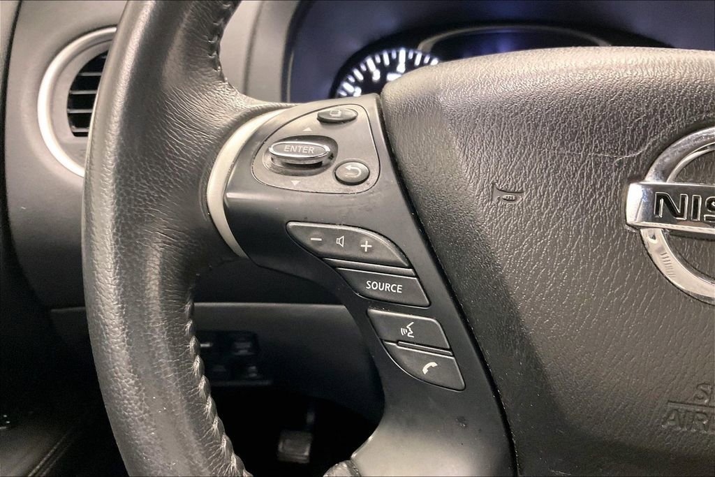 Used 2017 Nissan Pathfinder SL image 19