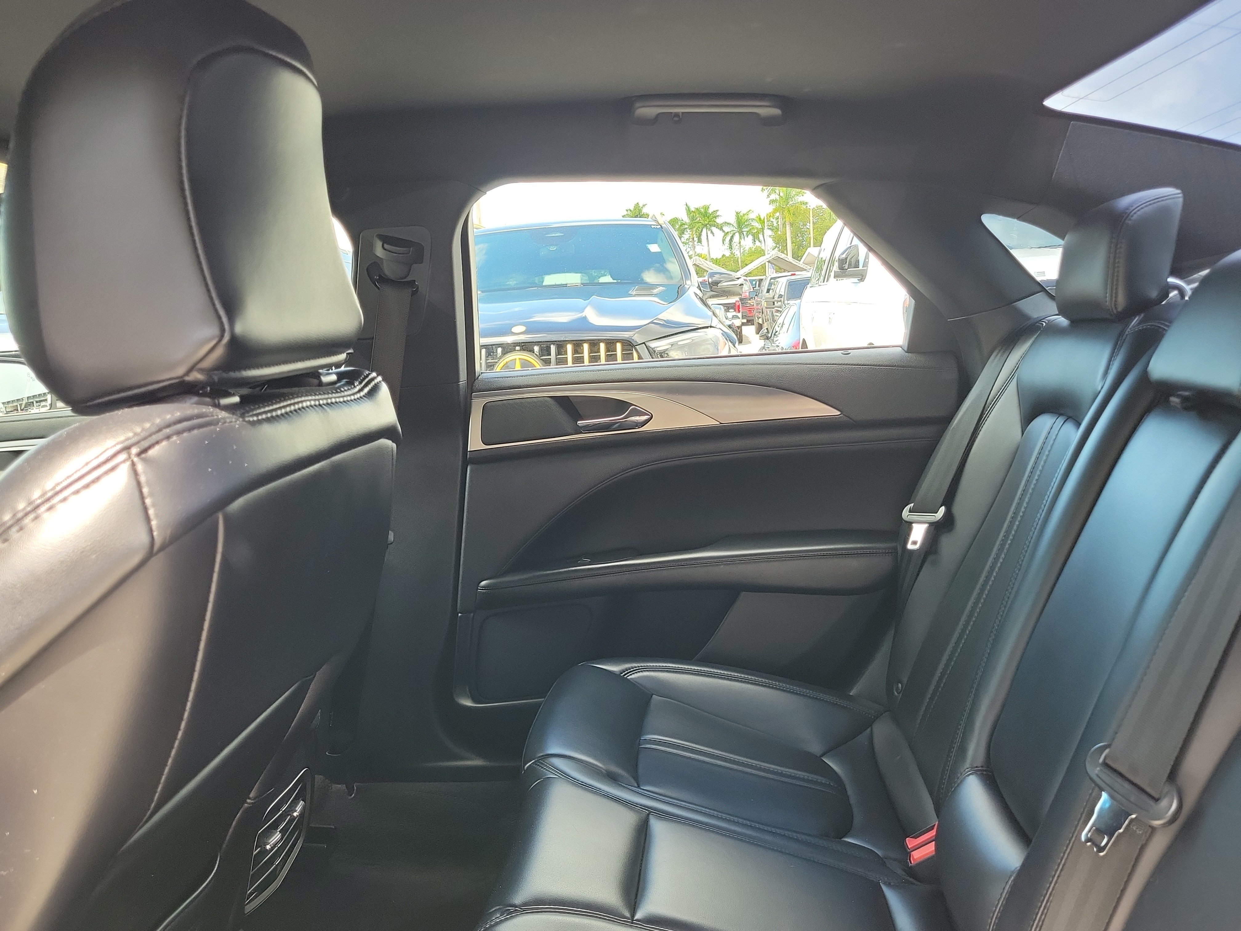 Used 2020 Lincoln MKZ FWD image 14