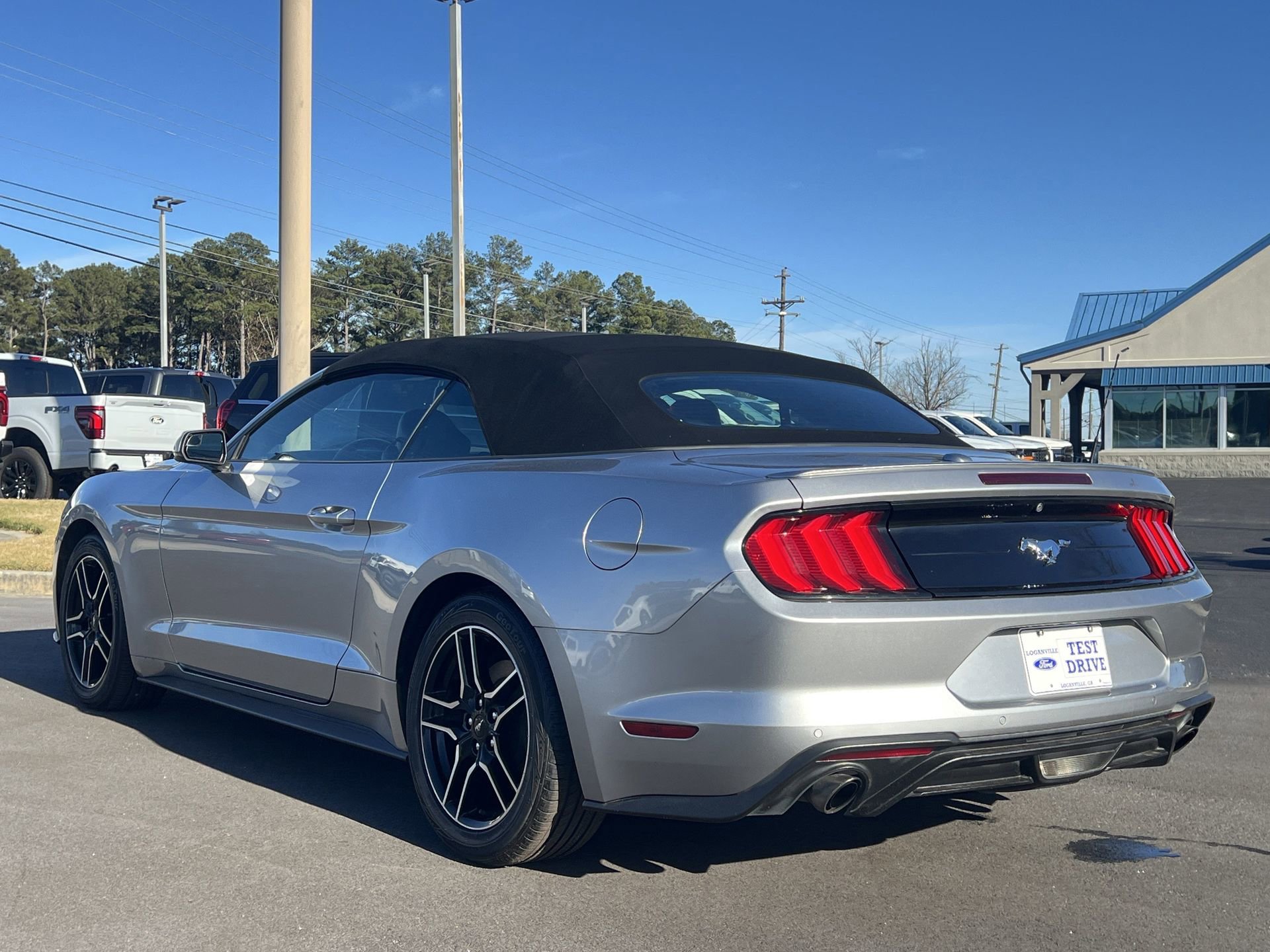 Used 2020 Ford Mustang Premium image 2