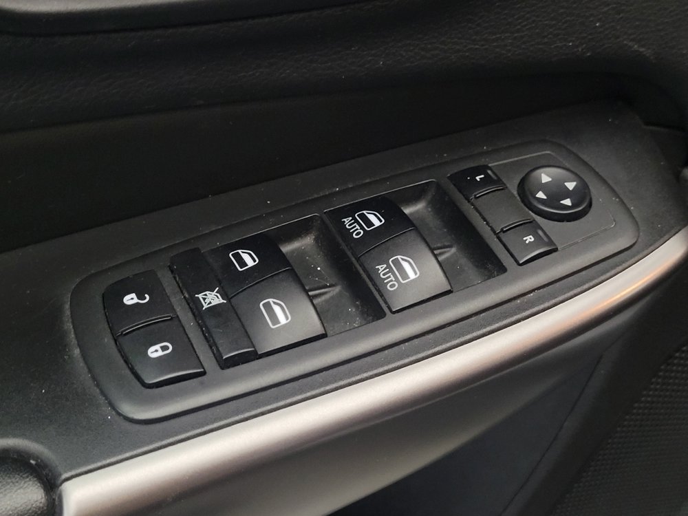 Used 2019 Jeep Cherokee Latitude Plus AWD/4WD image 27