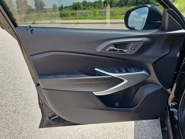 New 2026 Chevrolet Trax RS w/ Driver Confidence Package FWD image 21