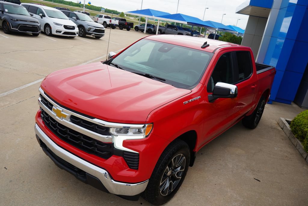 Used 2023 Chevrolet Silverado 1500 LT AWD/4WD image 13
