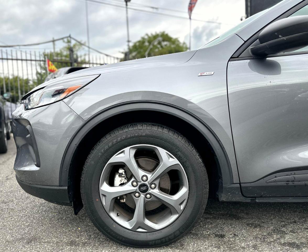 Used 2025 Ford Escape ST-Line FWD image 7