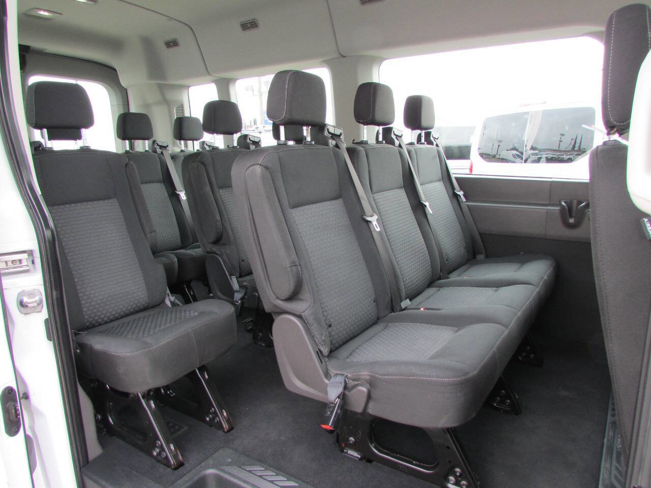 Used 2022 Ford Transit 350 XLT image 22