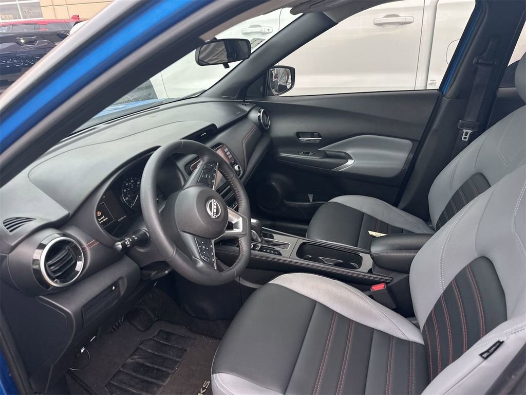 Used 2023 Nissan Kicks SR w/ SR Premium Package FWD image 5