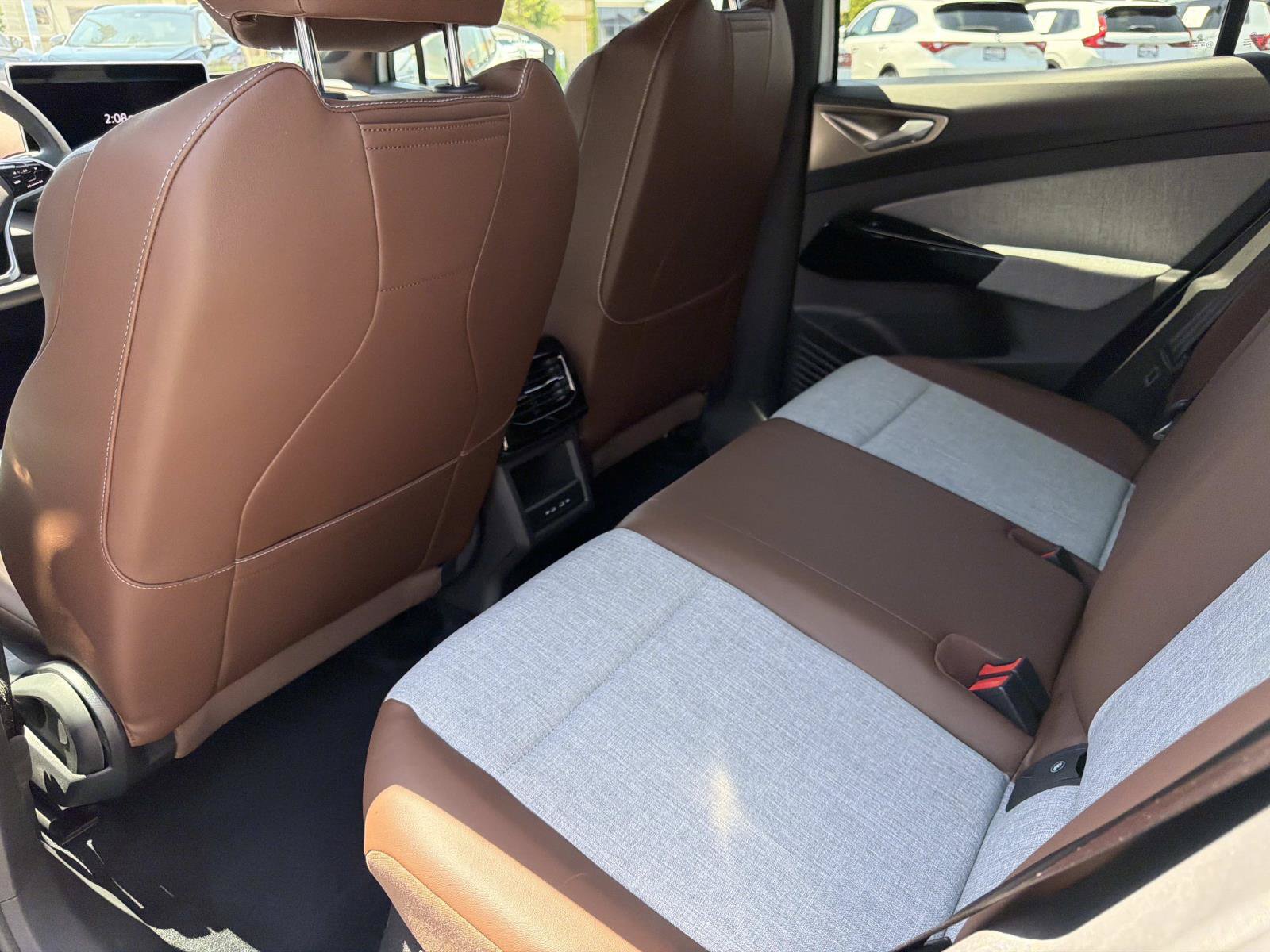 Certified 2025 Volkswagen ID.4 Pro AWD/4WD image 10