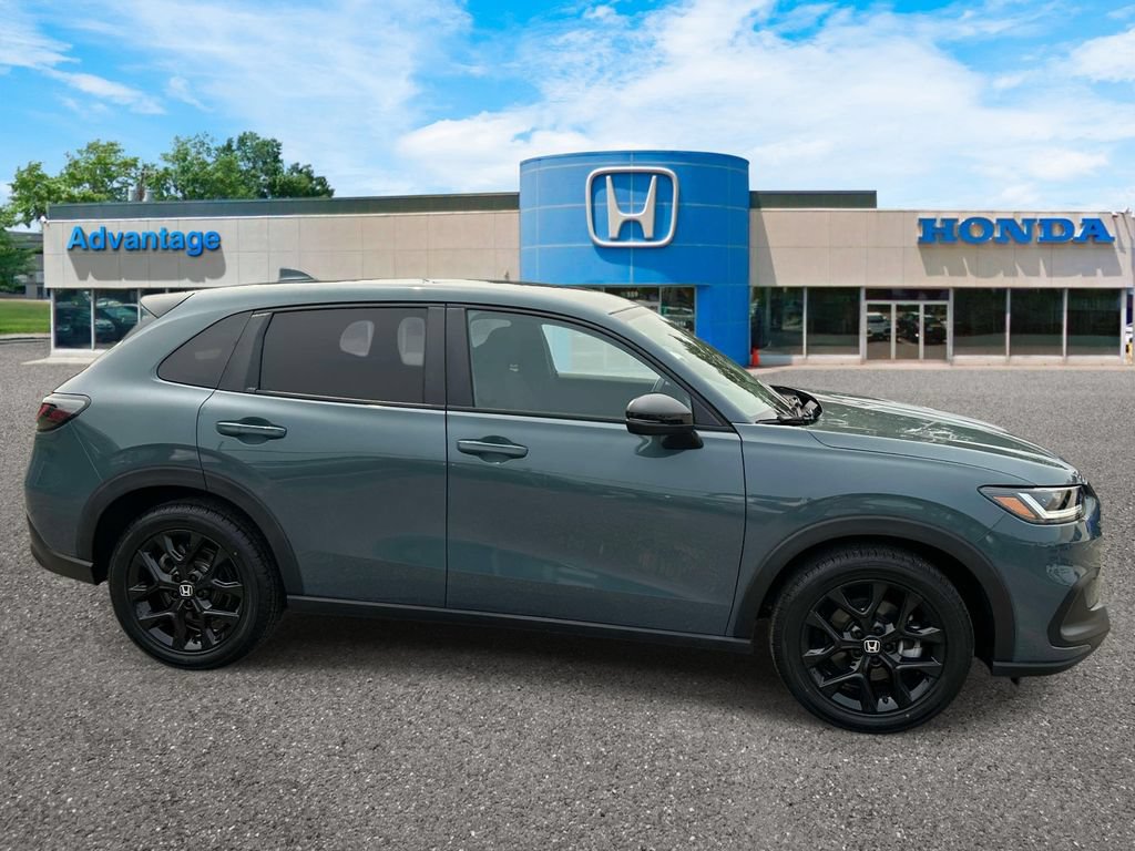 Used 2024 Honda HR-V Sport image 3