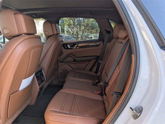 Used 2022 Porsche Cayenne S image 16