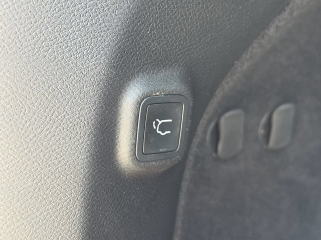 Used 2021 Jeep Cherokee Limited w/ Elite Package FWD image 14