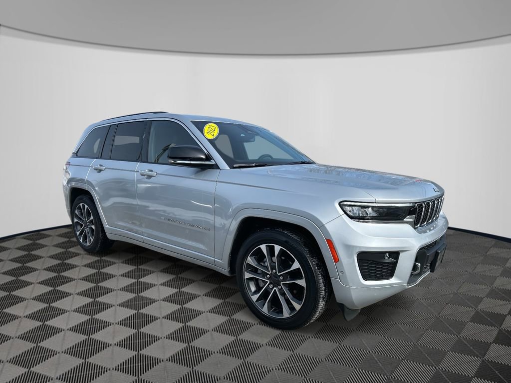 Used 2023 Jeep Grand Cherokee Overland w/ Luxury Tech Group IV image 3