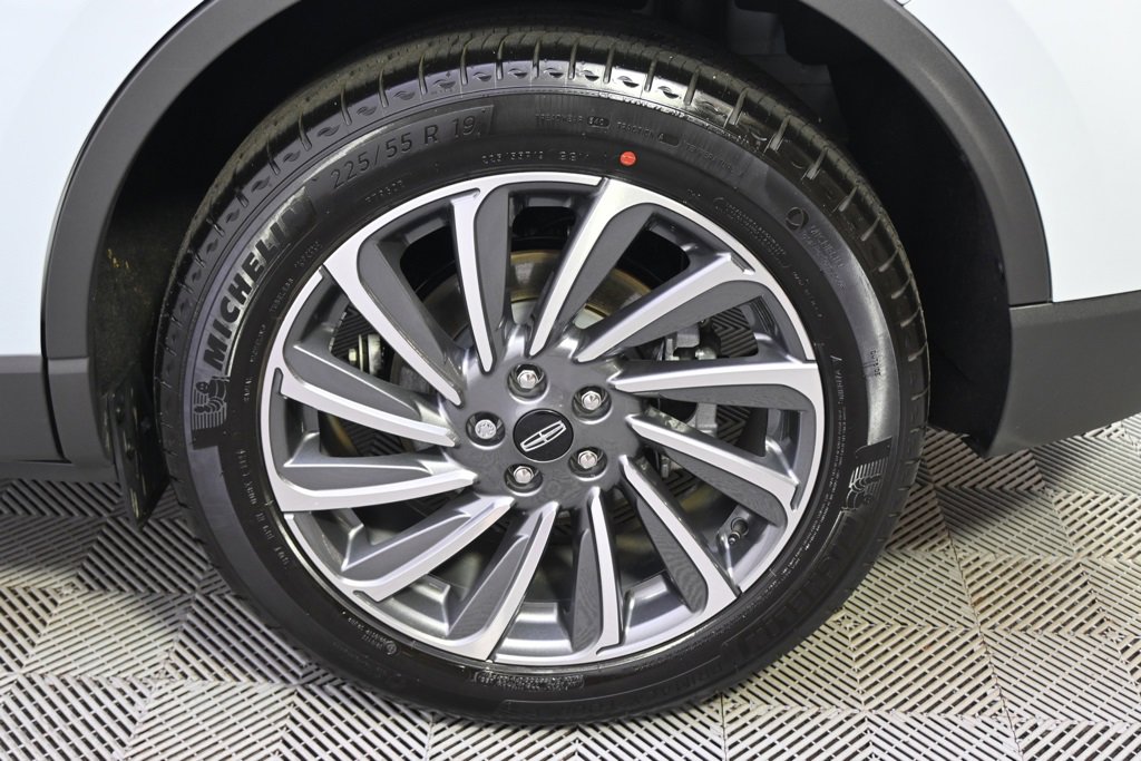 New 2025 Lincoln Corsair Reserve w/ Towing Package image 18