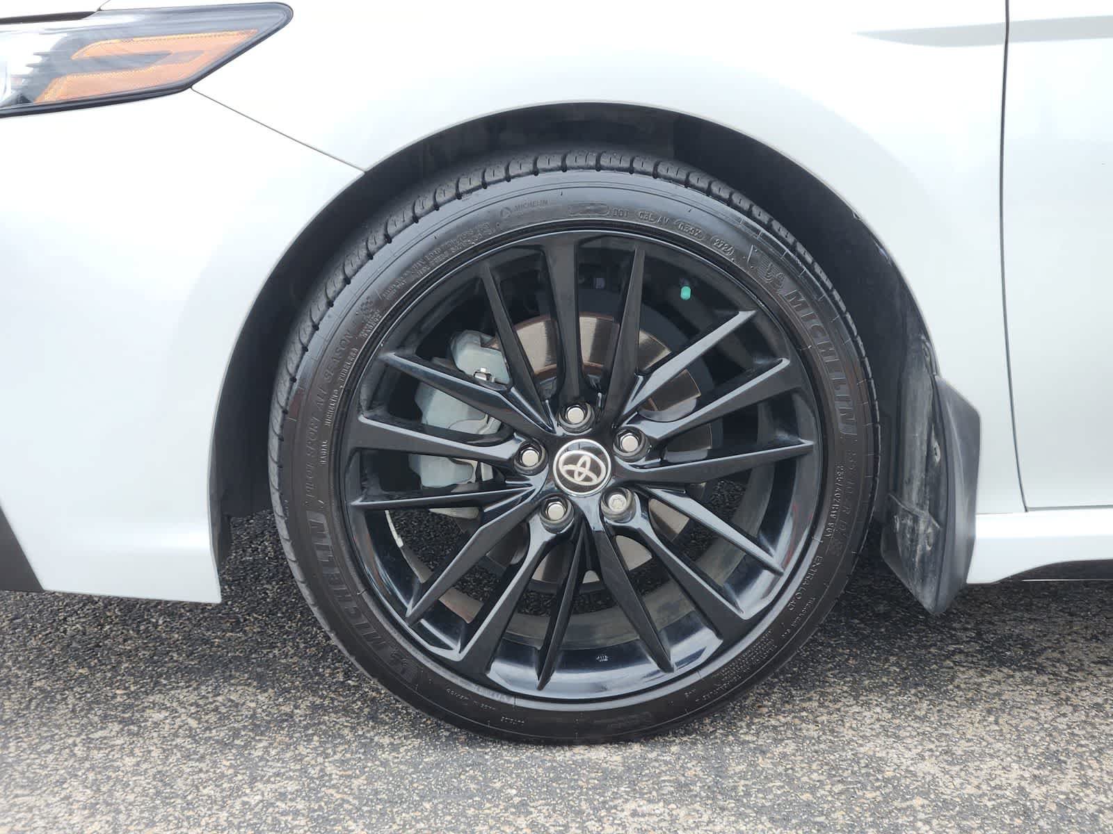 Used 2022 Toyota Camry XSE FWD image 9