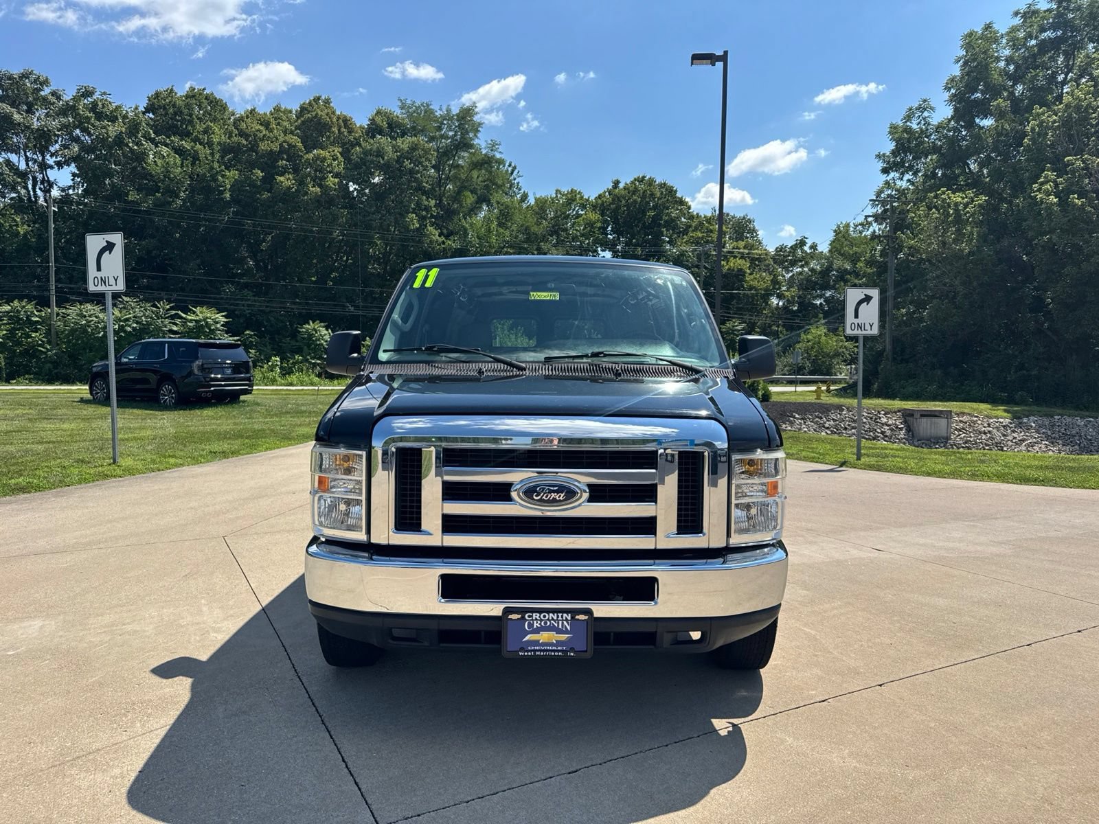 Used 2011 Ford E-150 and Econoline 150 w/ Commercial Cargo Van Pkg RWD image 2