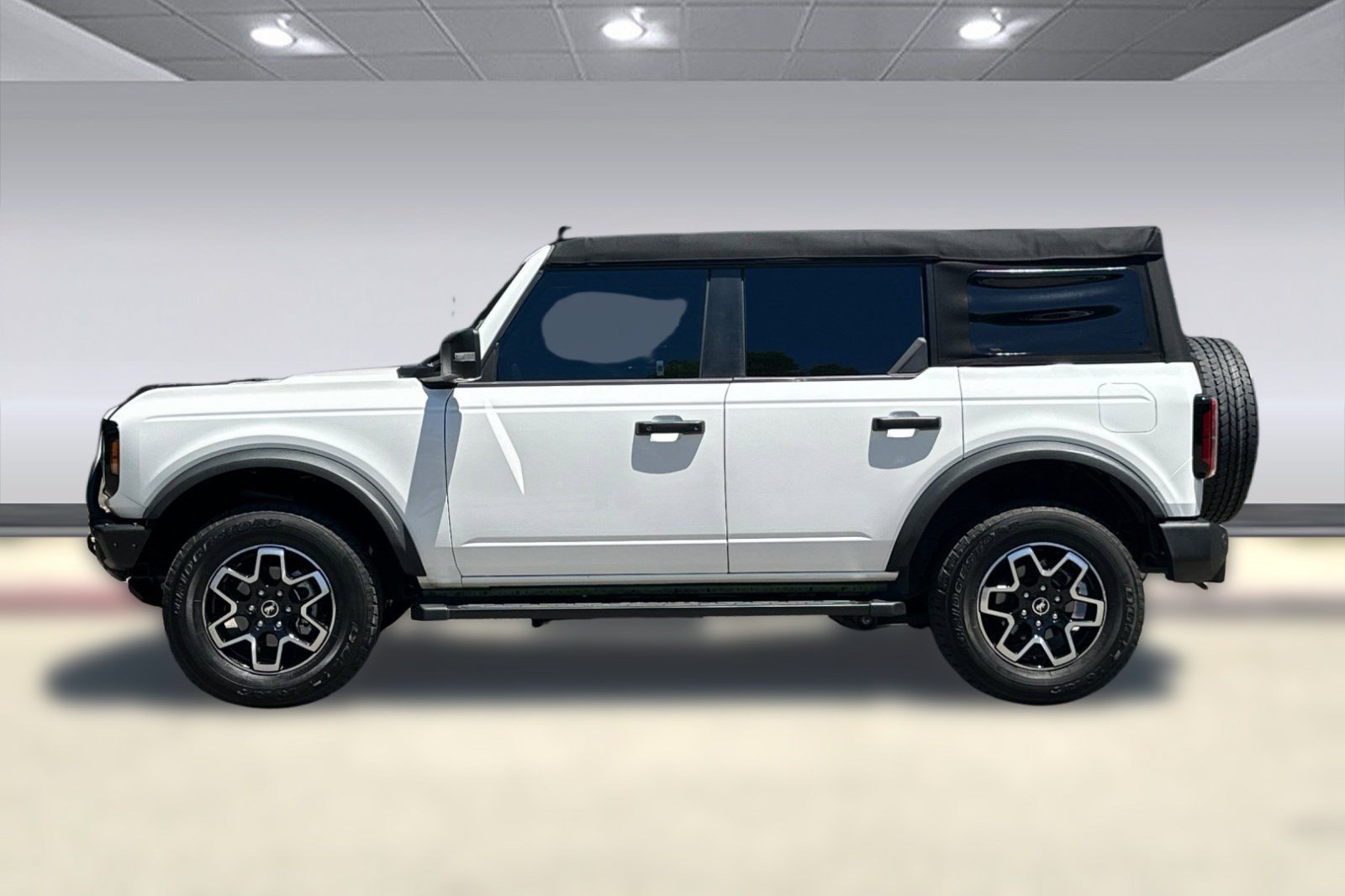 Used 2024 Ford Bronco Outer Banks AWD/4WD image 2