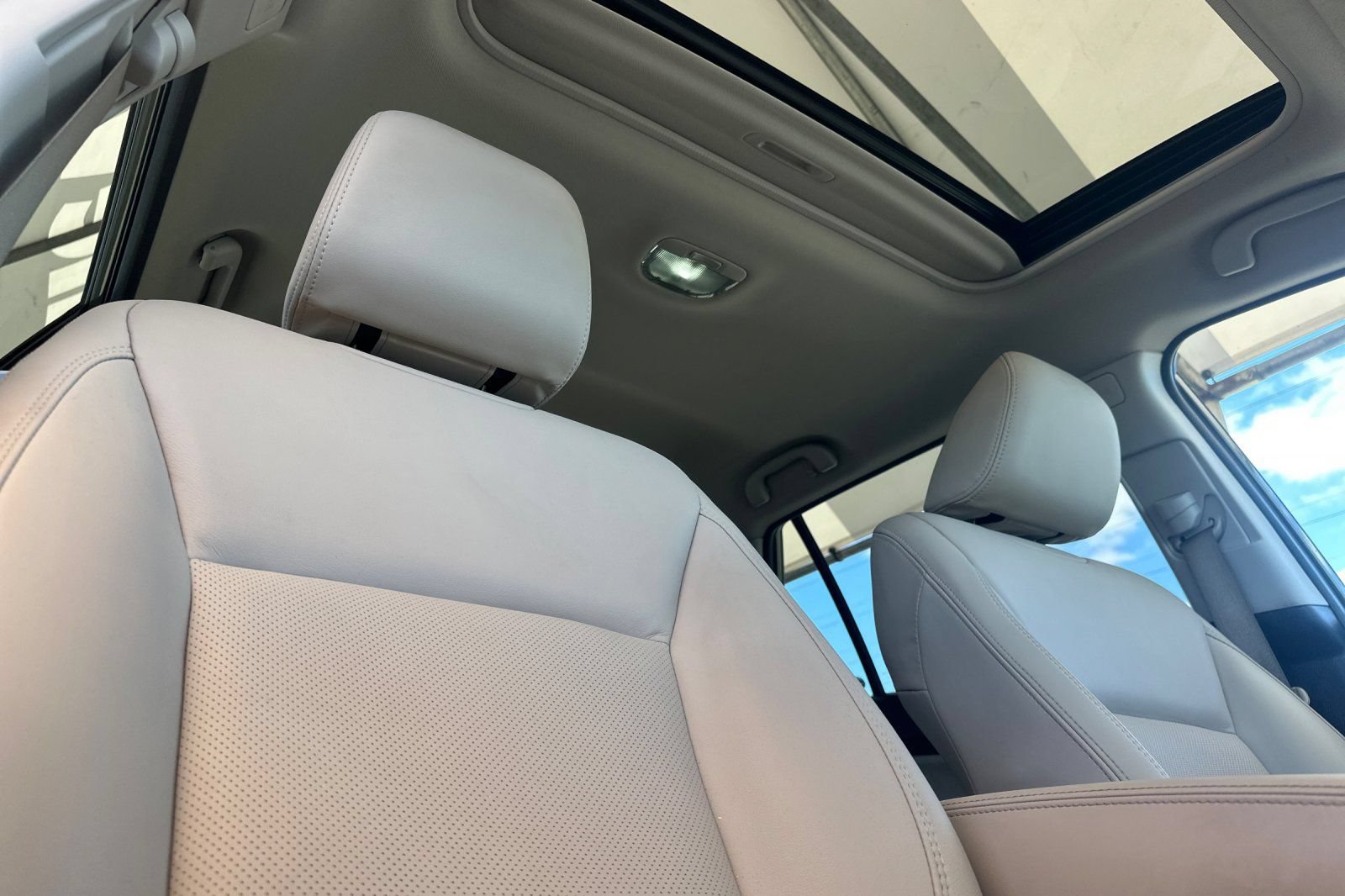 Used 2018 Subaru Outback 2.5i Limited AWD/4WD image 16