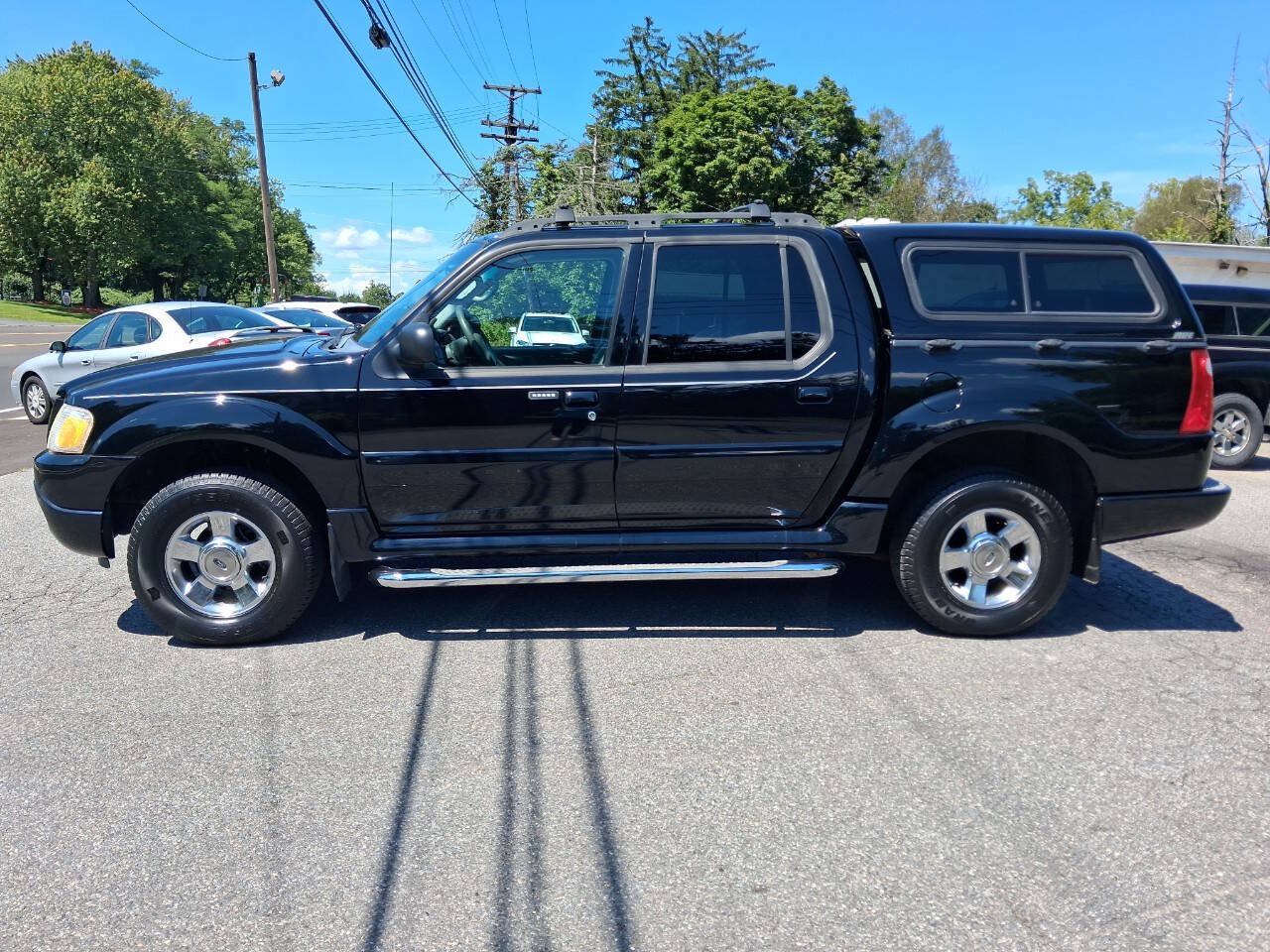 Used 2005 Ford Explorer Sport Trac Adrenalin AWD/4WD image 2
