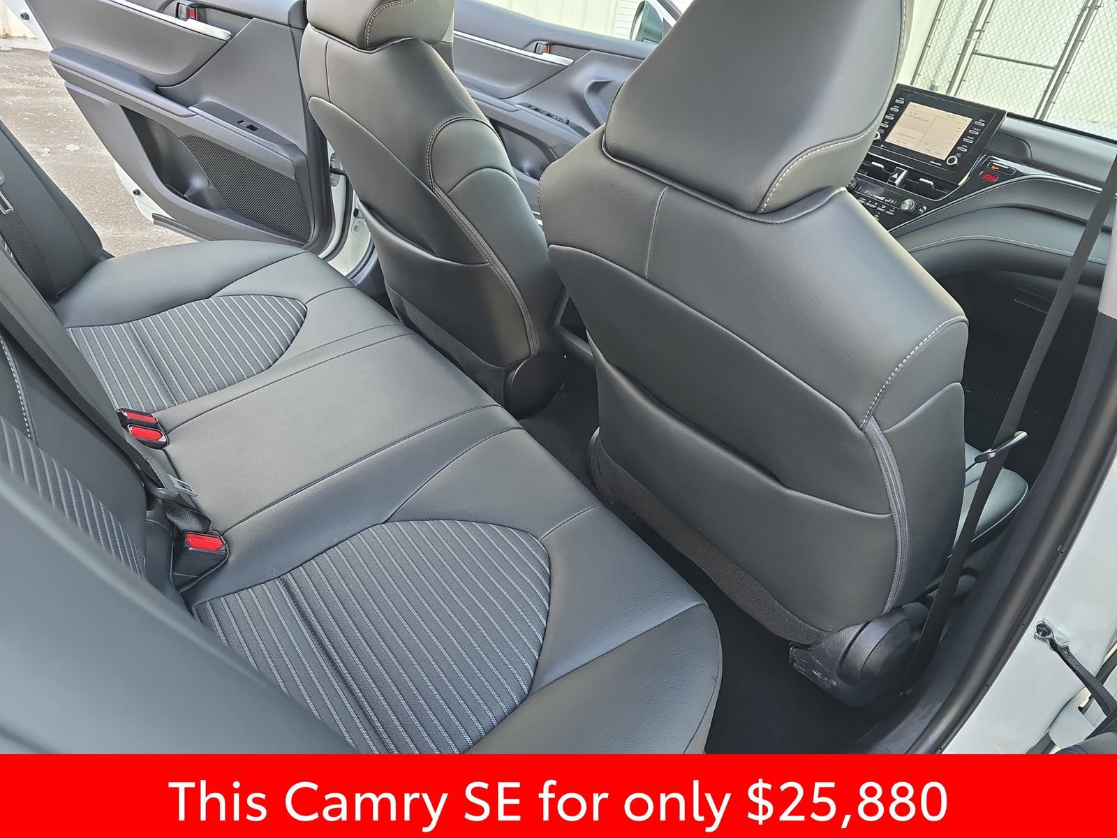 Used 2023 Toyota Camry SE image 17