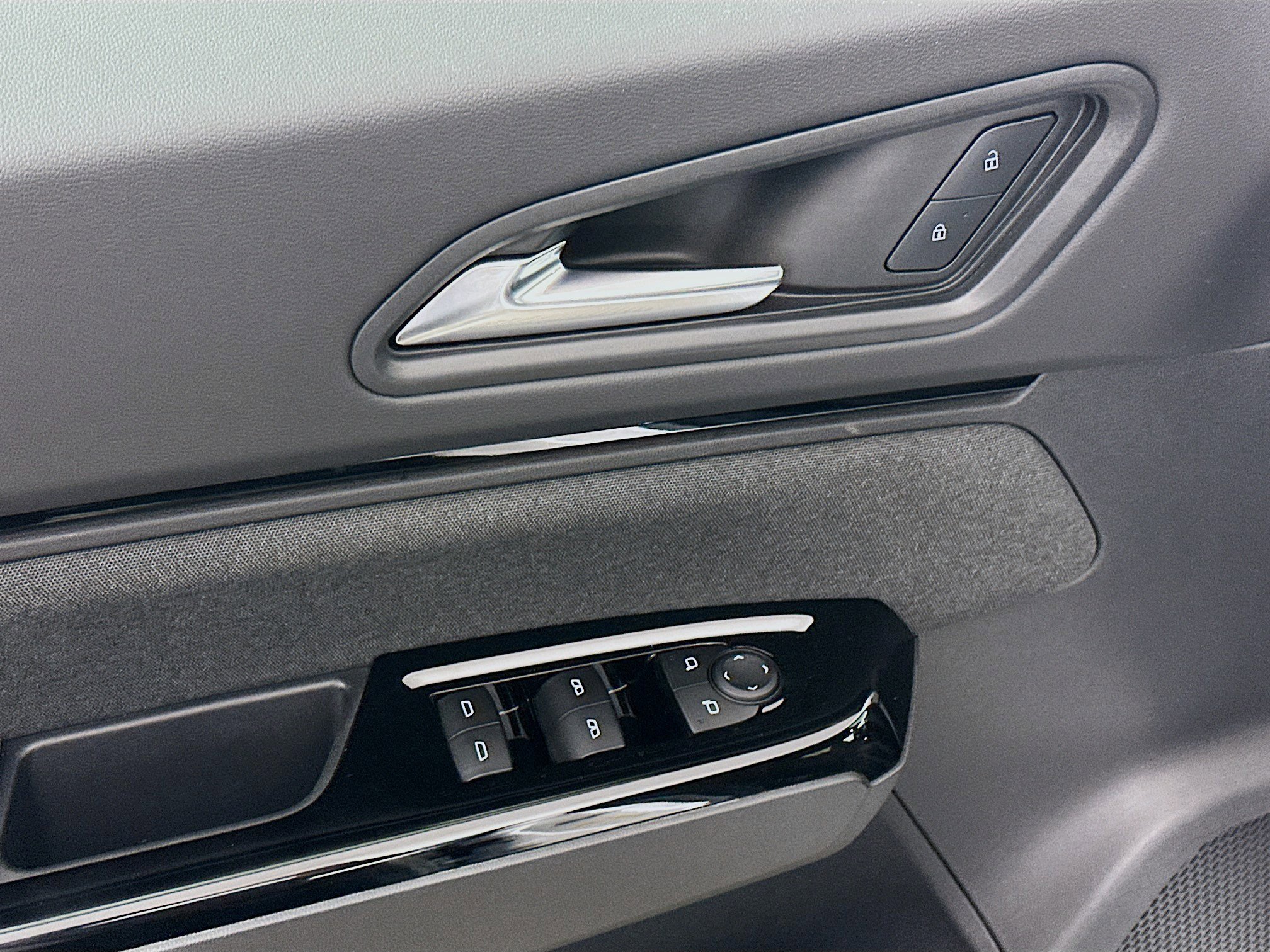 Used 2025 Honda Prologue EX image 15