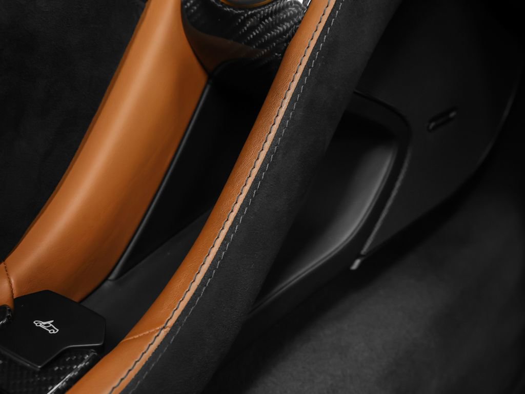 Used 2013 McLaren MP4-12C Spider RWD image 64