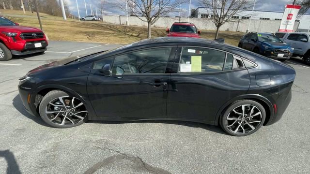 New 2026 Toyota Prius Plug-In Hybrid FWD image 5