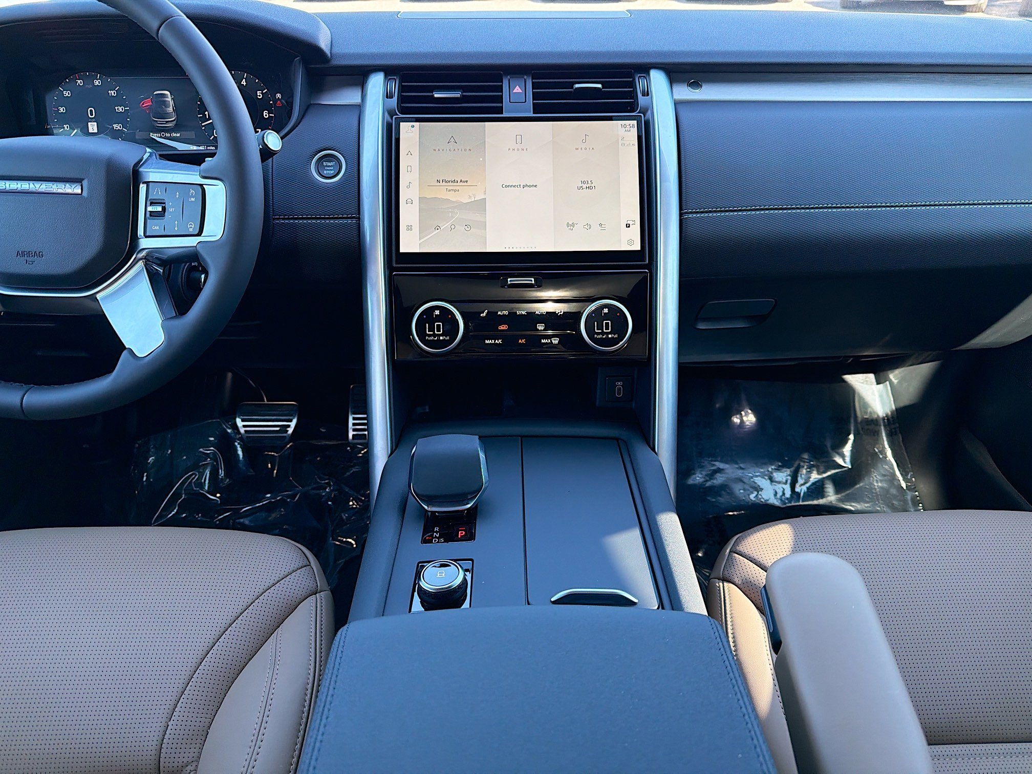 New 2026 Land Rover Discovery Limited Edition image 19